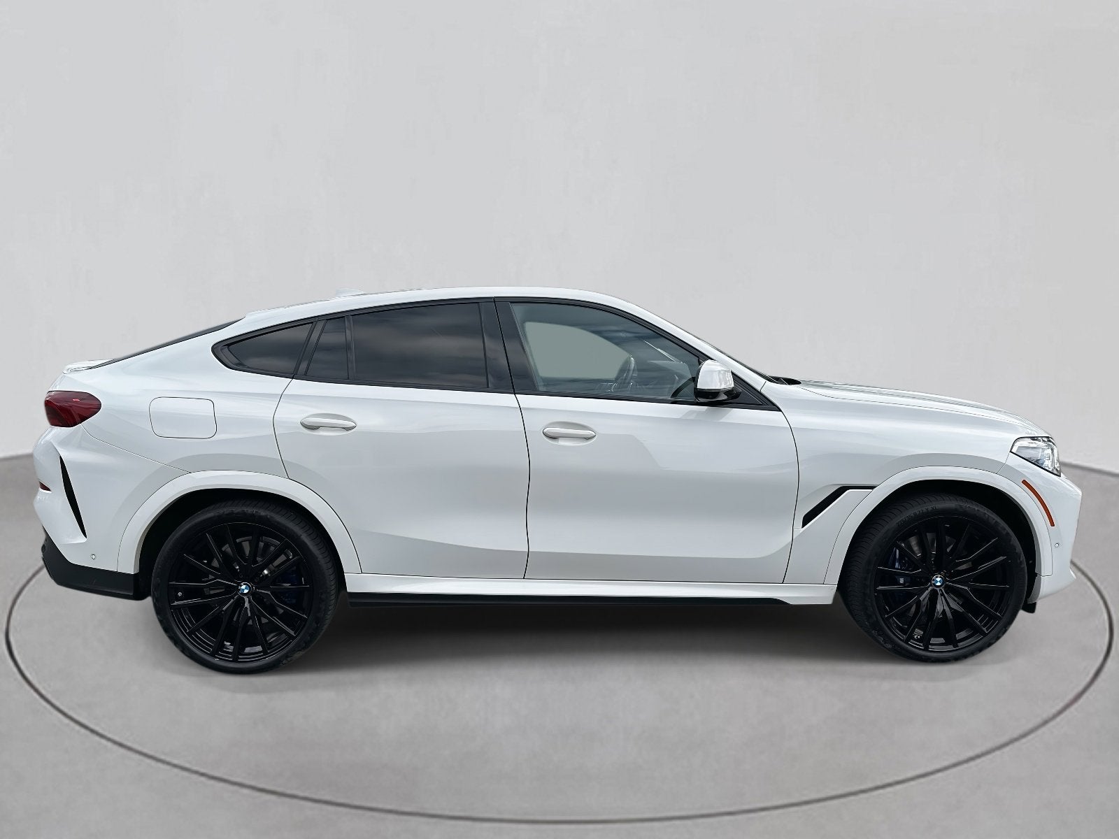 2021 BMW X6 M50i