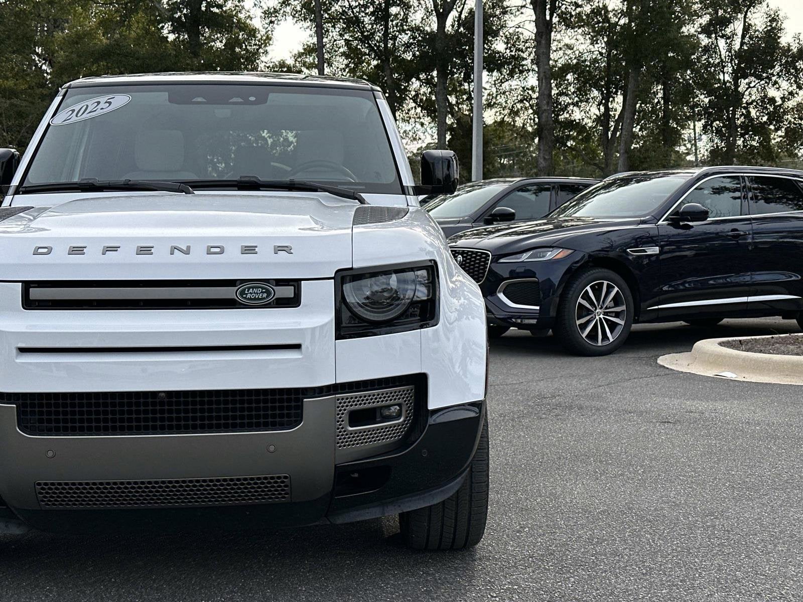 2025 Land Rover Defender 110 X-Dynamic SE