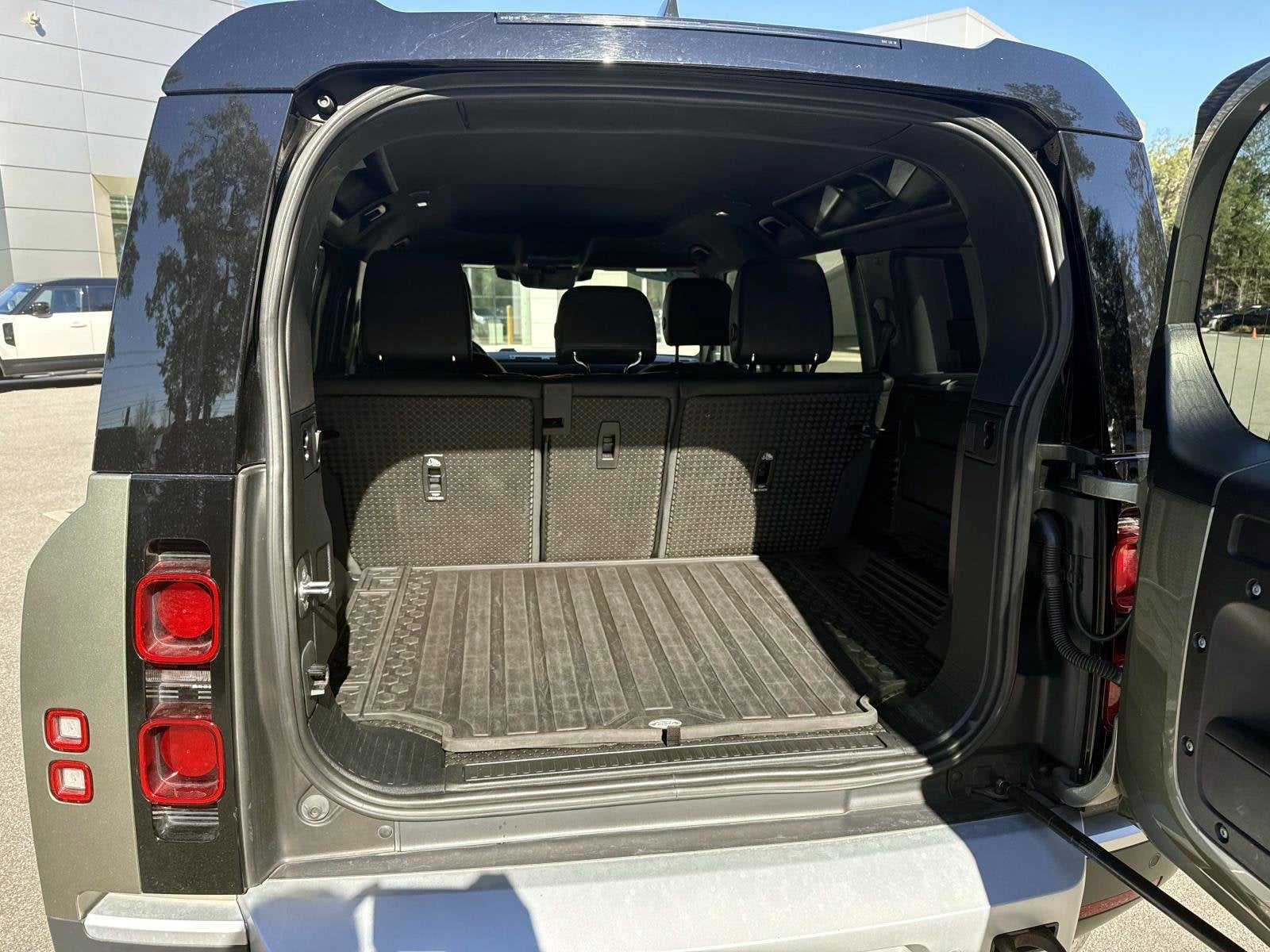 2023 Land Rover Defender 110 S