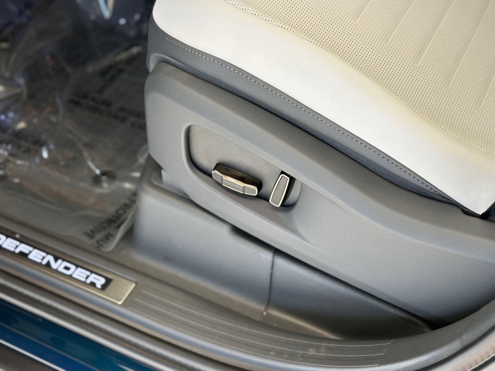 2026 Land Rover Defender OCTA