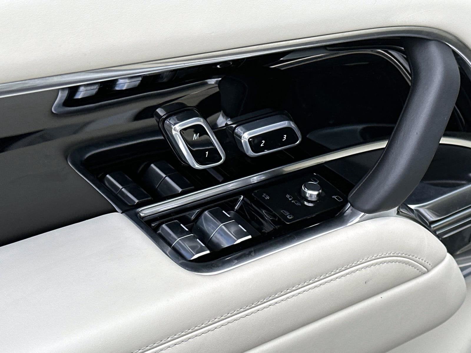 2025 Land Rover Range Rover Autobiography