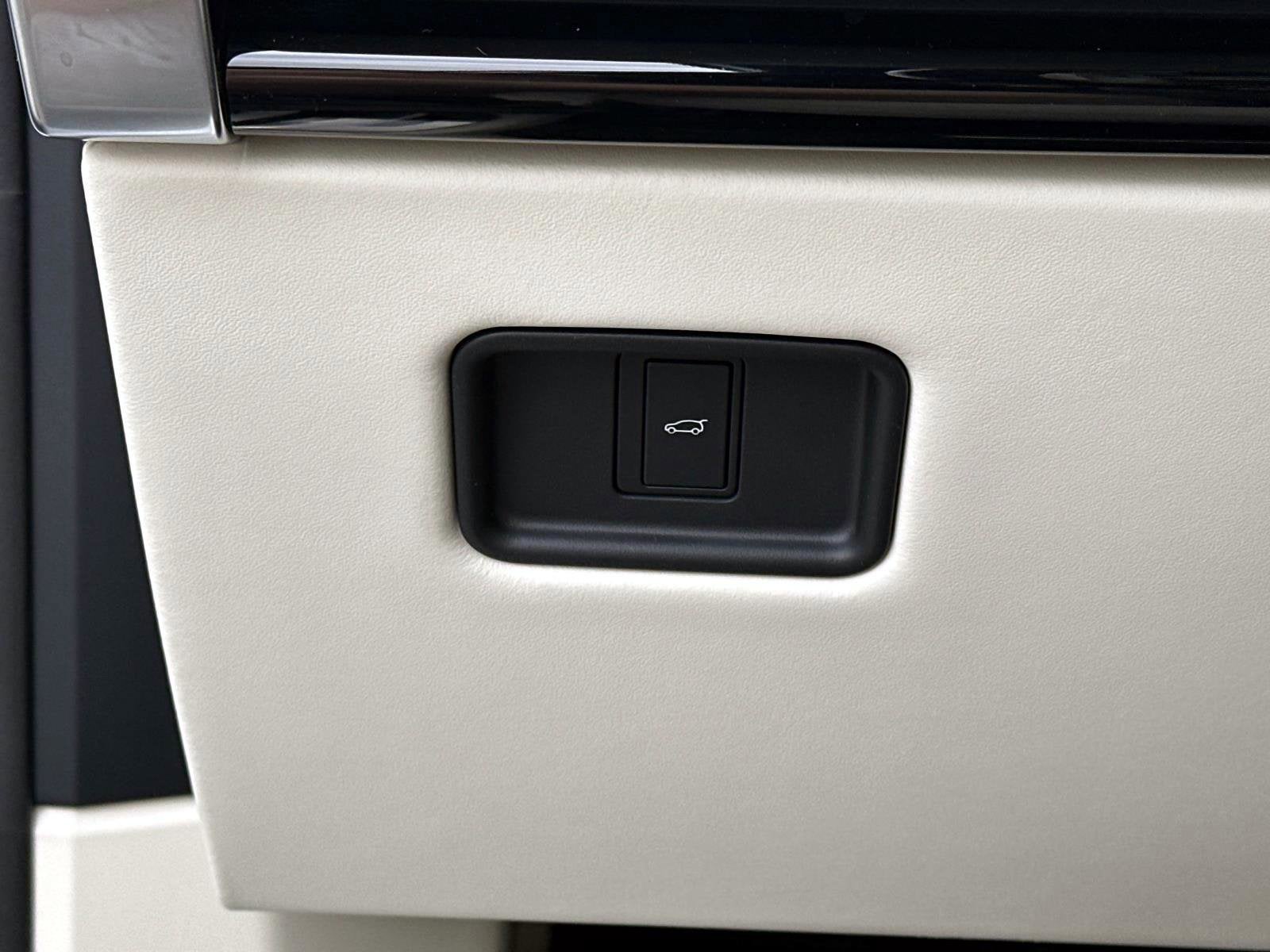 2025 Land Rover Range Rover Autobiography