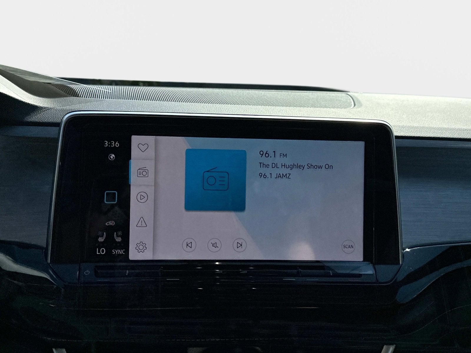 2026 Volkswagen Atlas Cross Sport 2.0T SE