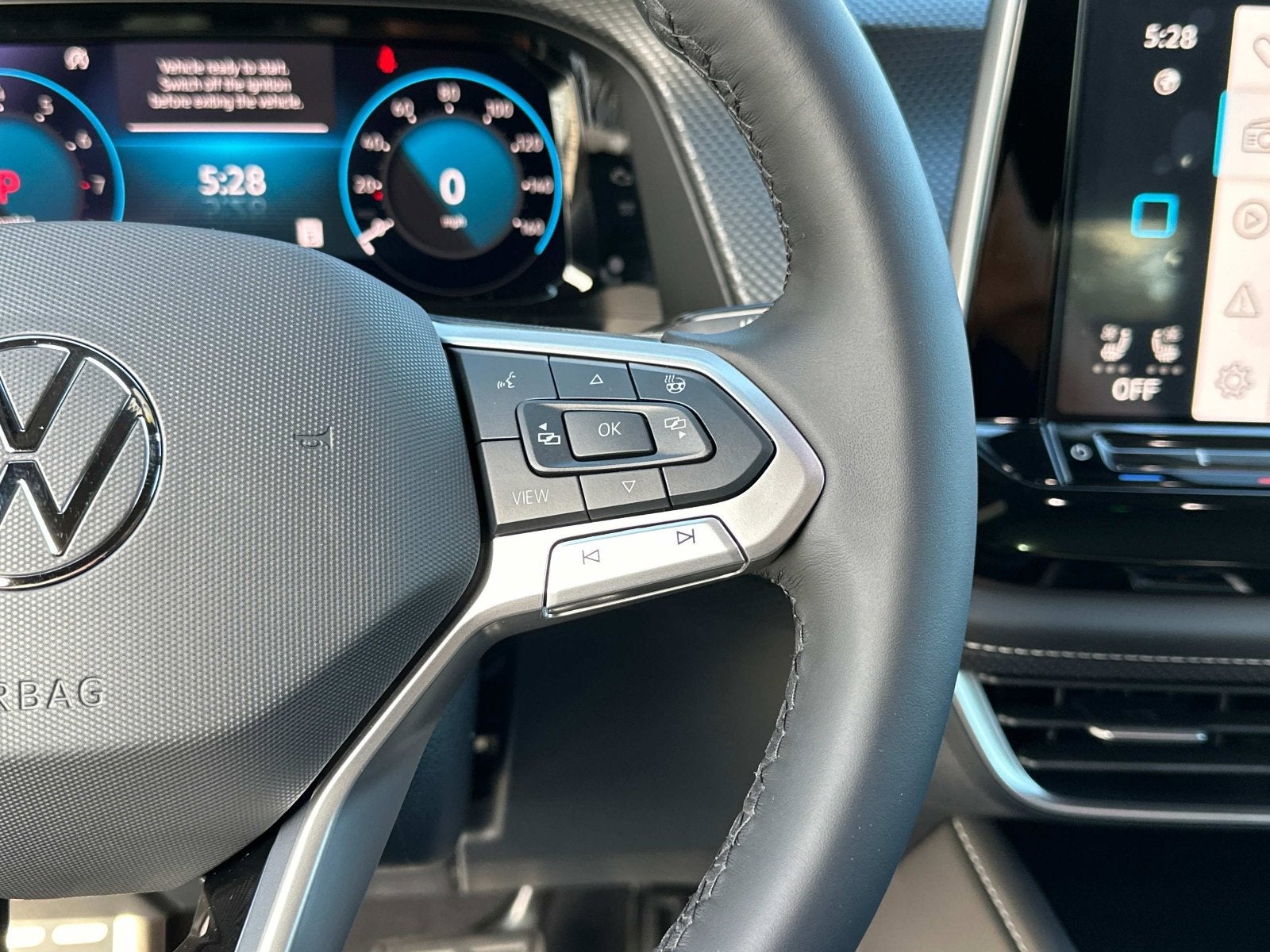 2025 Volkswagen Atlas Cross Sport 2.0T SEL Premium R-Line