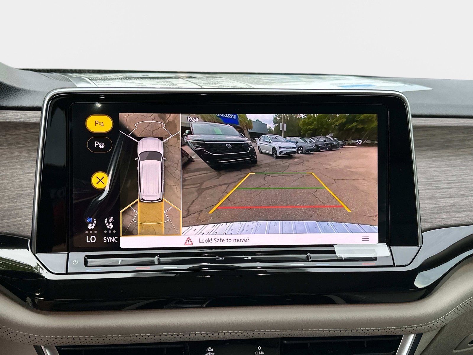 2026 Volkswagen Atlas 2.0T SEL Premium R-Line