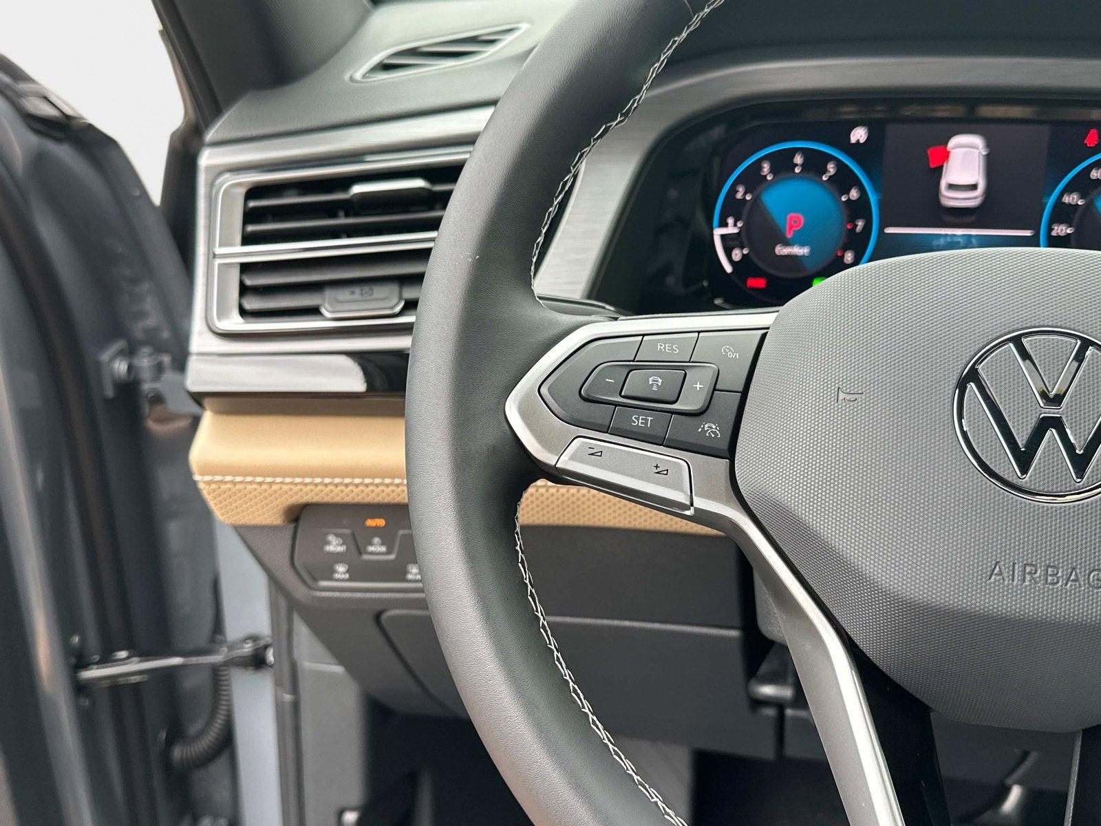 2026 Volkswagen Atlas Cross Sport 2.0T SE w/Technology