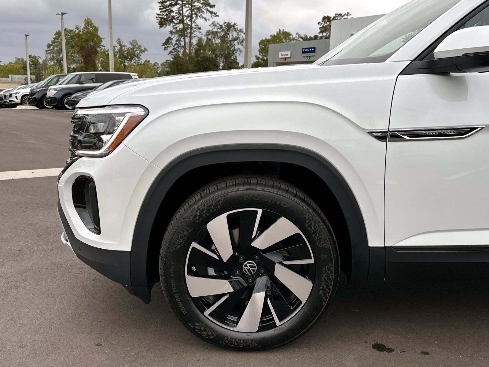 2026 Volkswagen Atlas Cross Sport 2.0T SE w/Technology