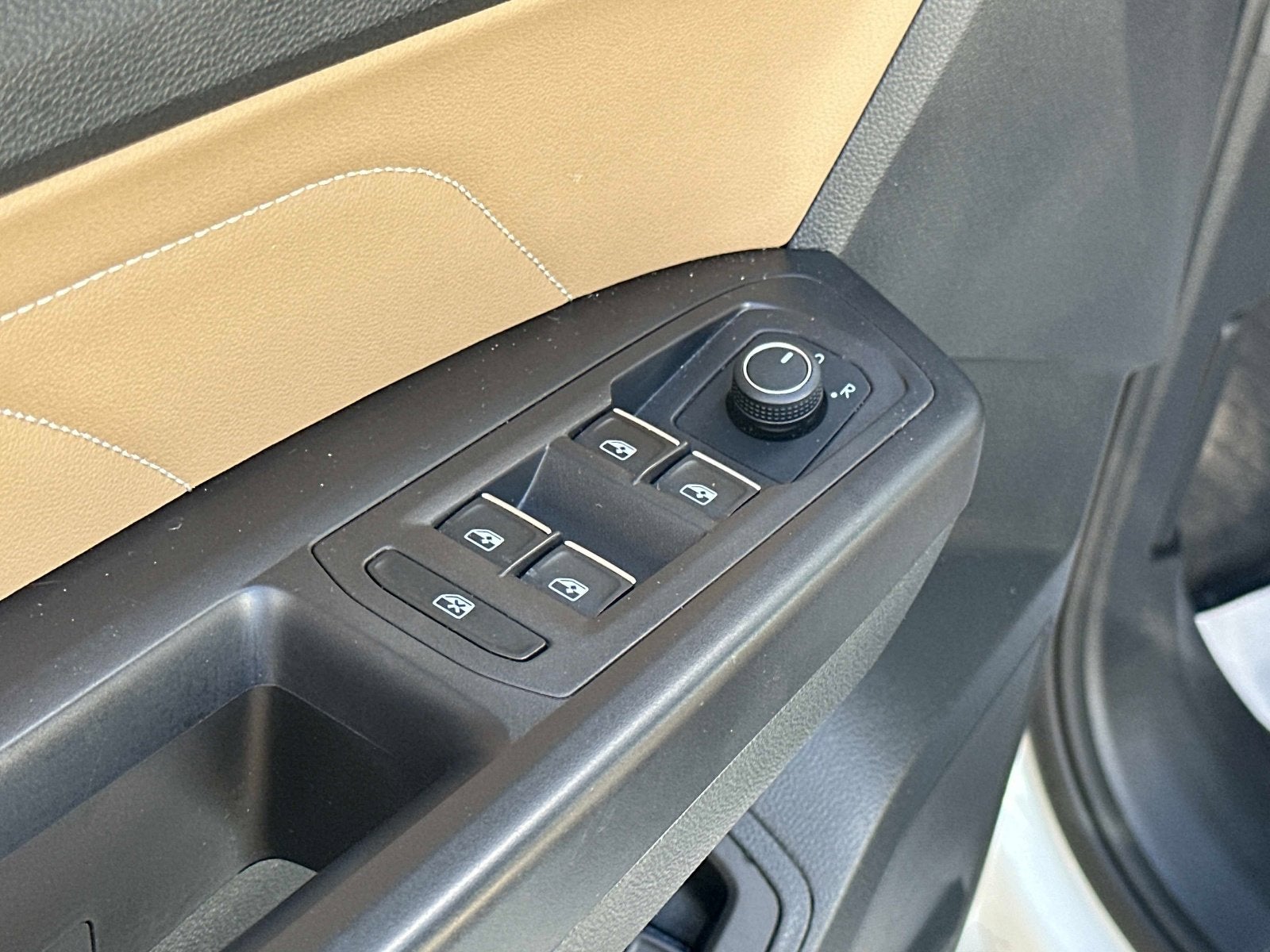 2023 Volkswagen Atlas Cross Sport 2.0T SE w/Technology