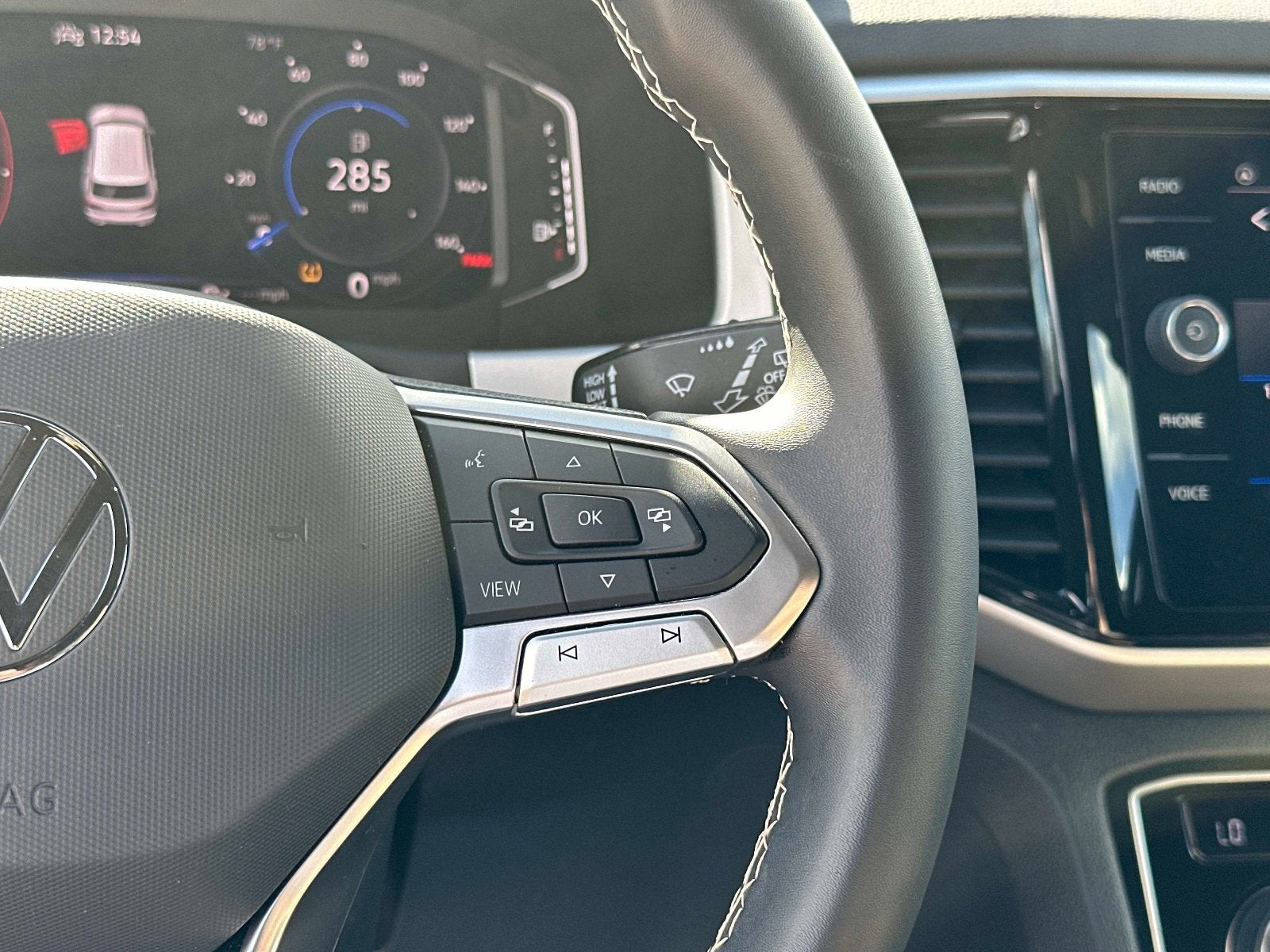 2023 Volkswagen Atlas Cross Sport 2.0T SE w/Technology