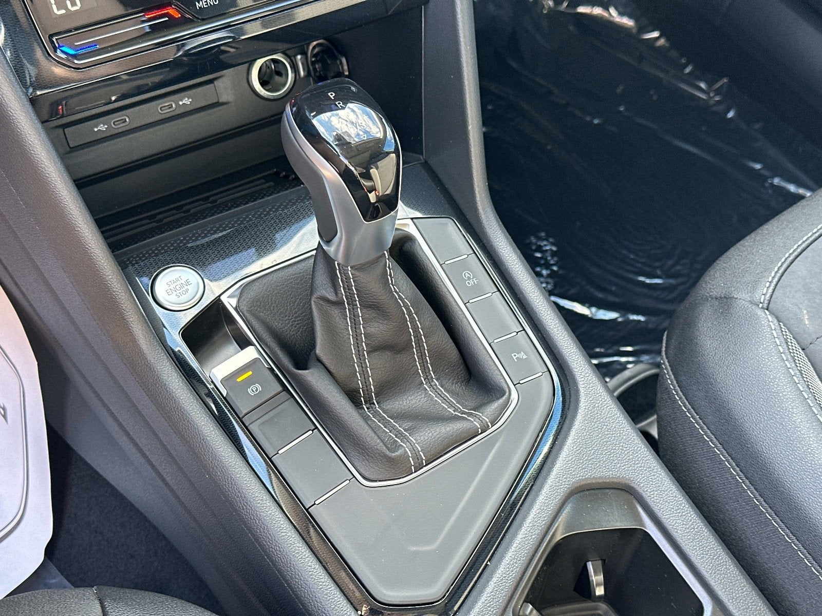 2026 Volkswagen Taos SE Black