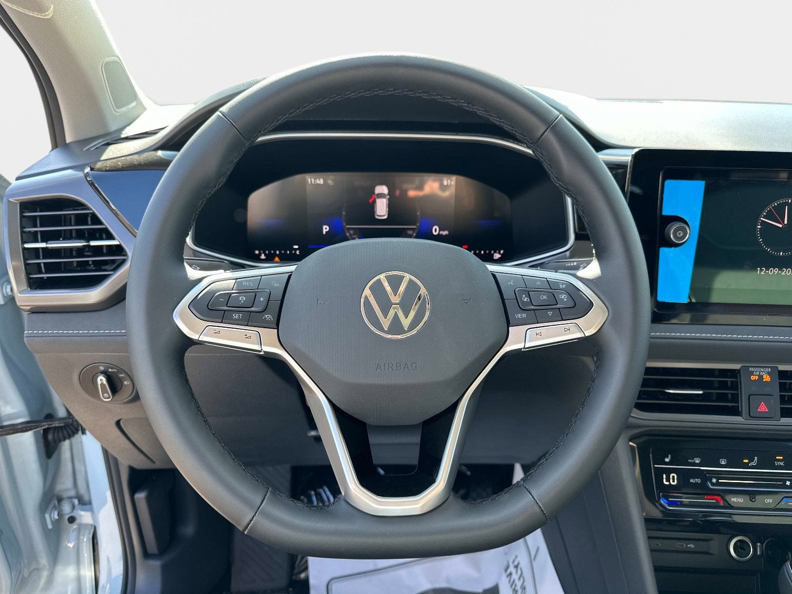 2026 Volkswagen Taos SE Black