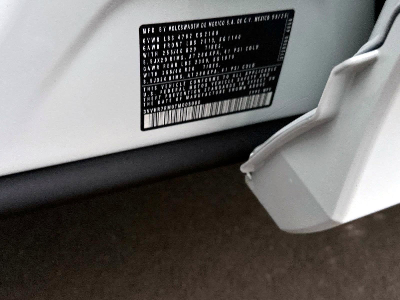 2026 Volkswagen Tiguan SE R-Line Black