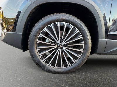 2025 Volkswagen Taos SE