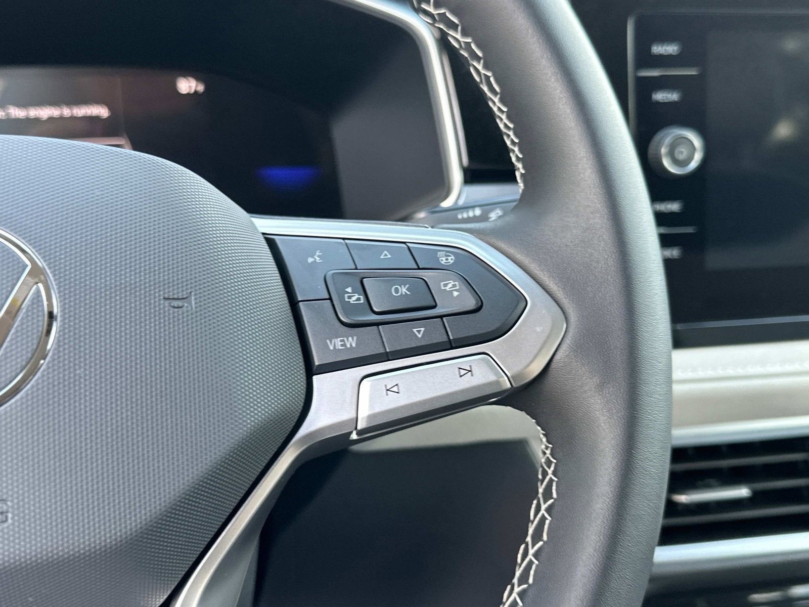 2025 Volkswagen Taos SE