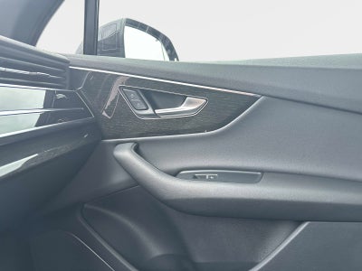 2025 Audi Q7 Premium