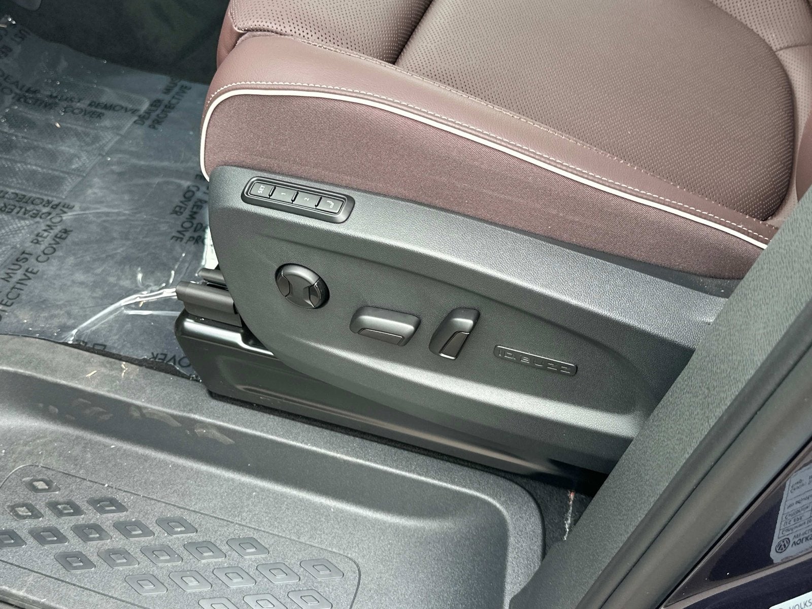 2025 Volkswagen ID. Buzz Pro S Plus