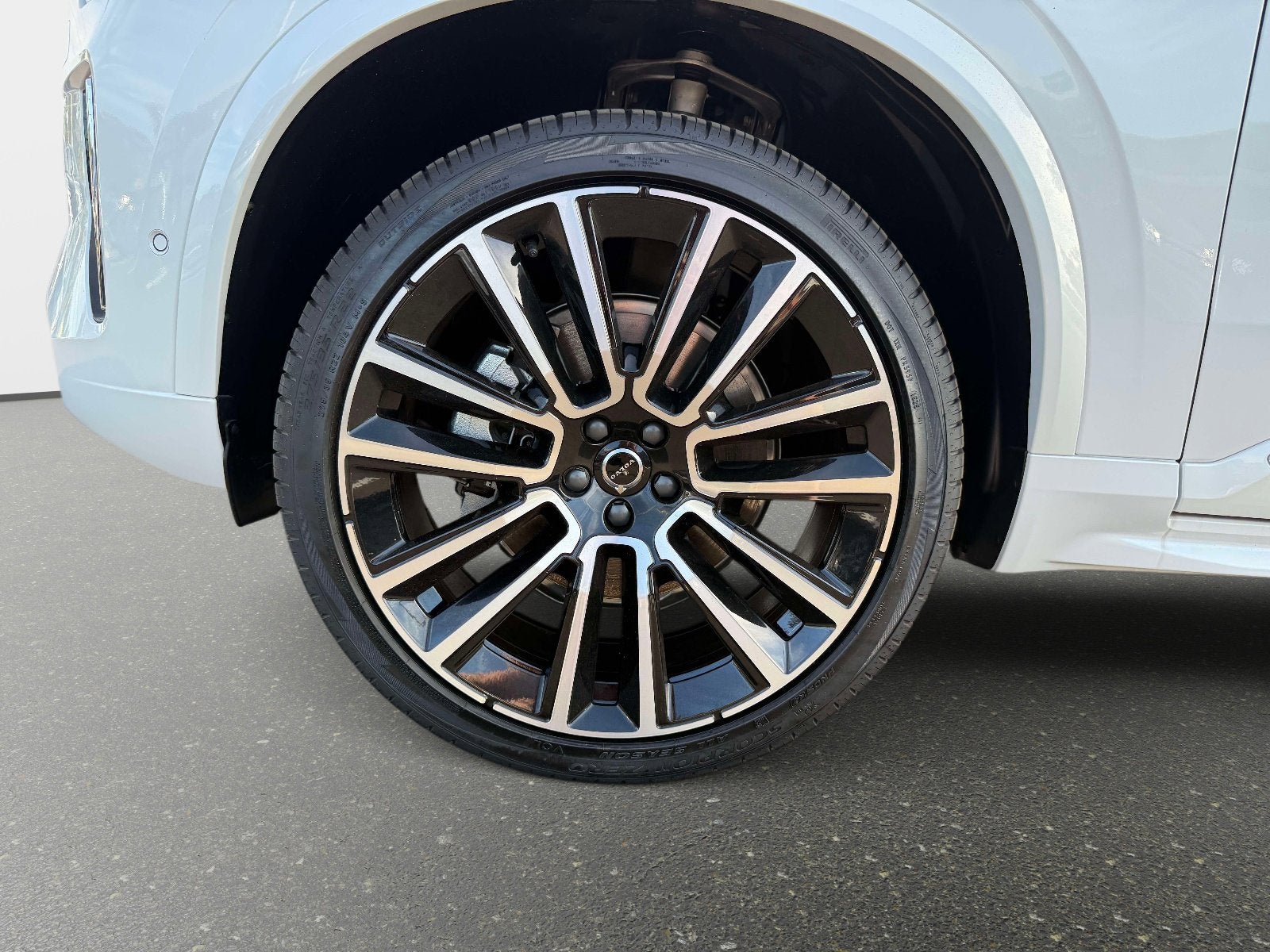 2026 Volvo XC90 Plus