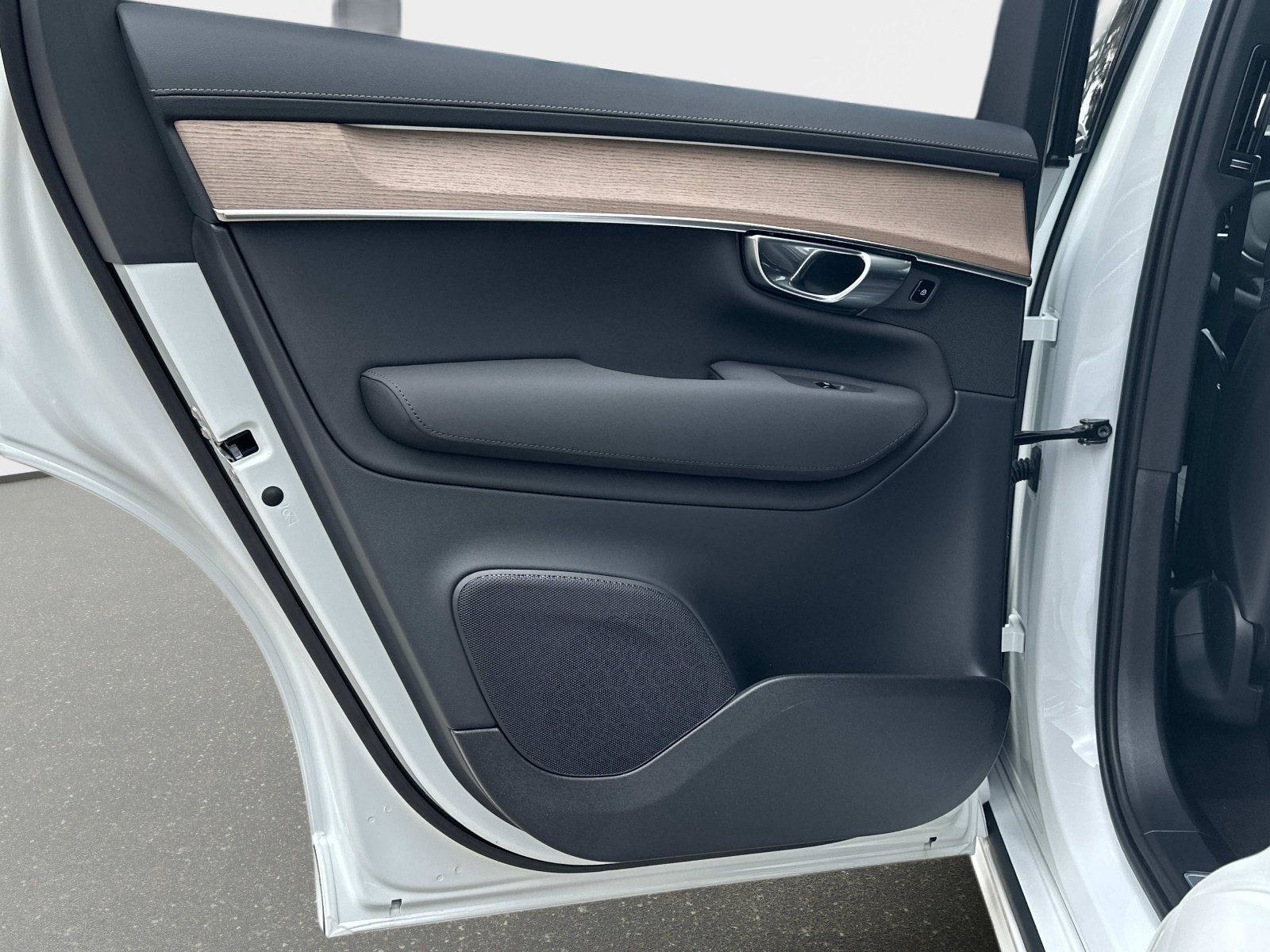 2026 Volvo XC90 Plus