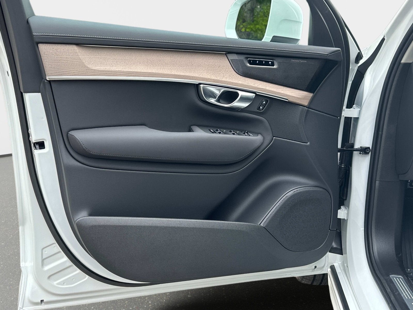 2026 Volvo XC90 Plus