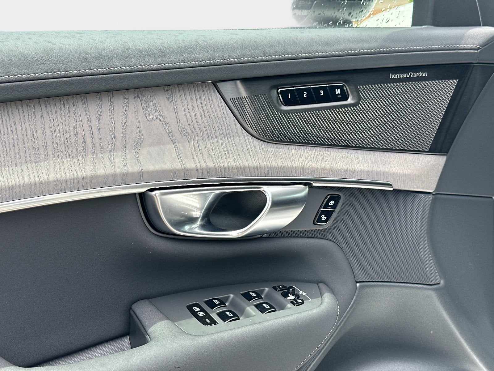 2026 Volvo XC90 Ultra Dark Theme