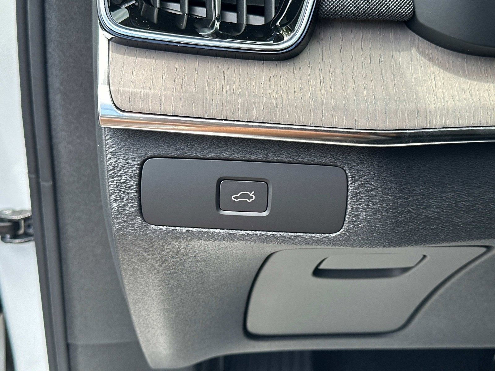 2026 Volvo XC90 Ultra Dark Theme