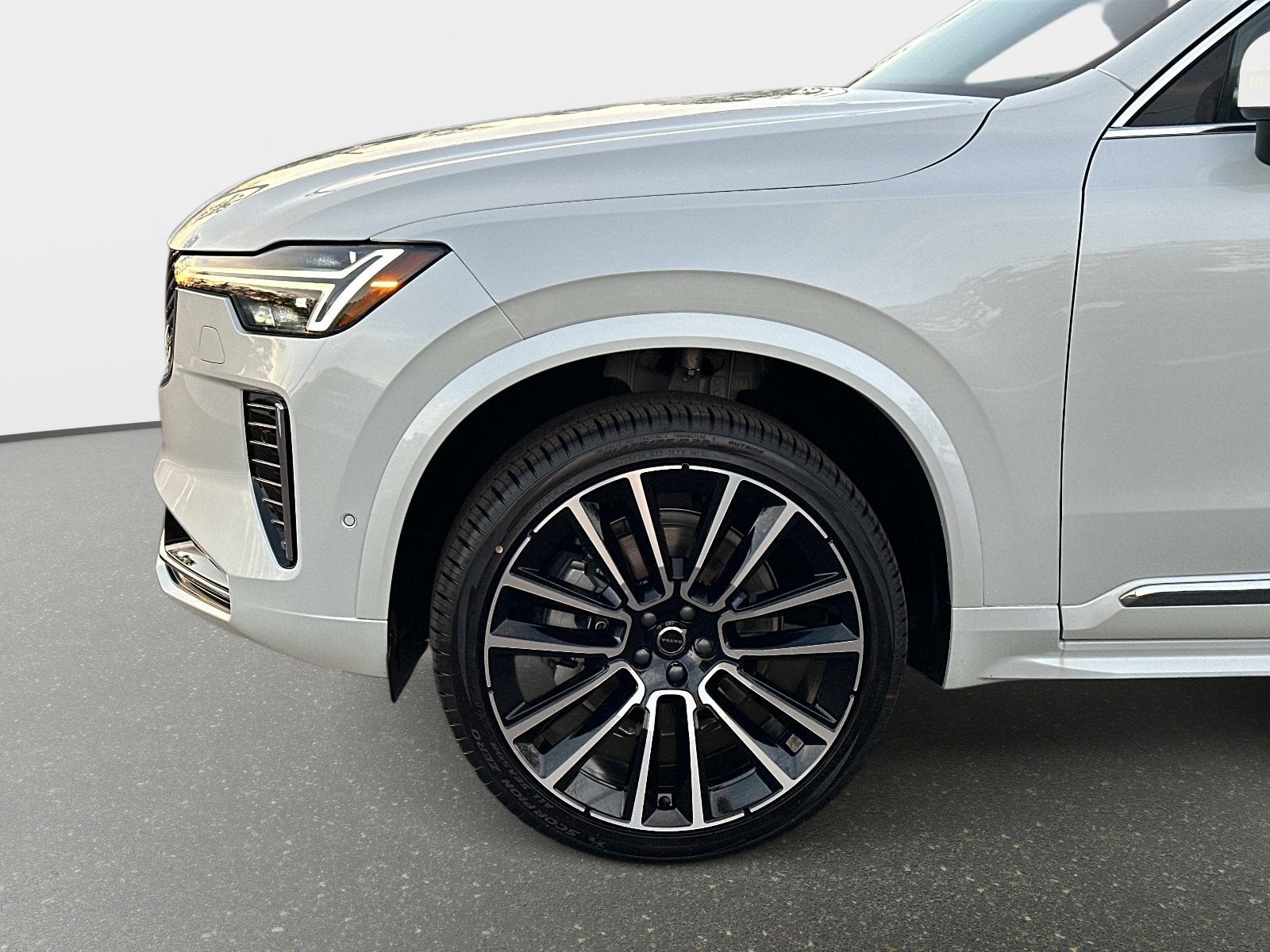 2026 Volvo XC90 Plus