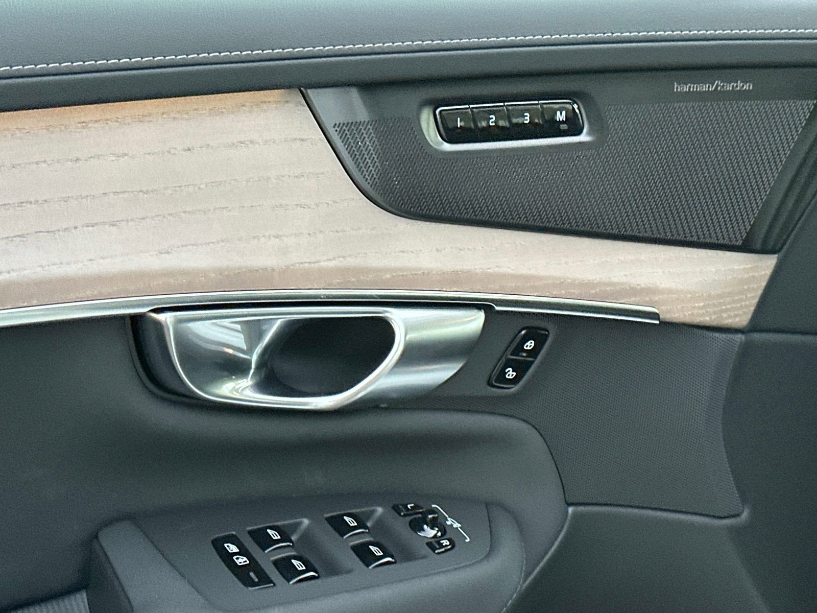 2026 Volvo XC90 Plus