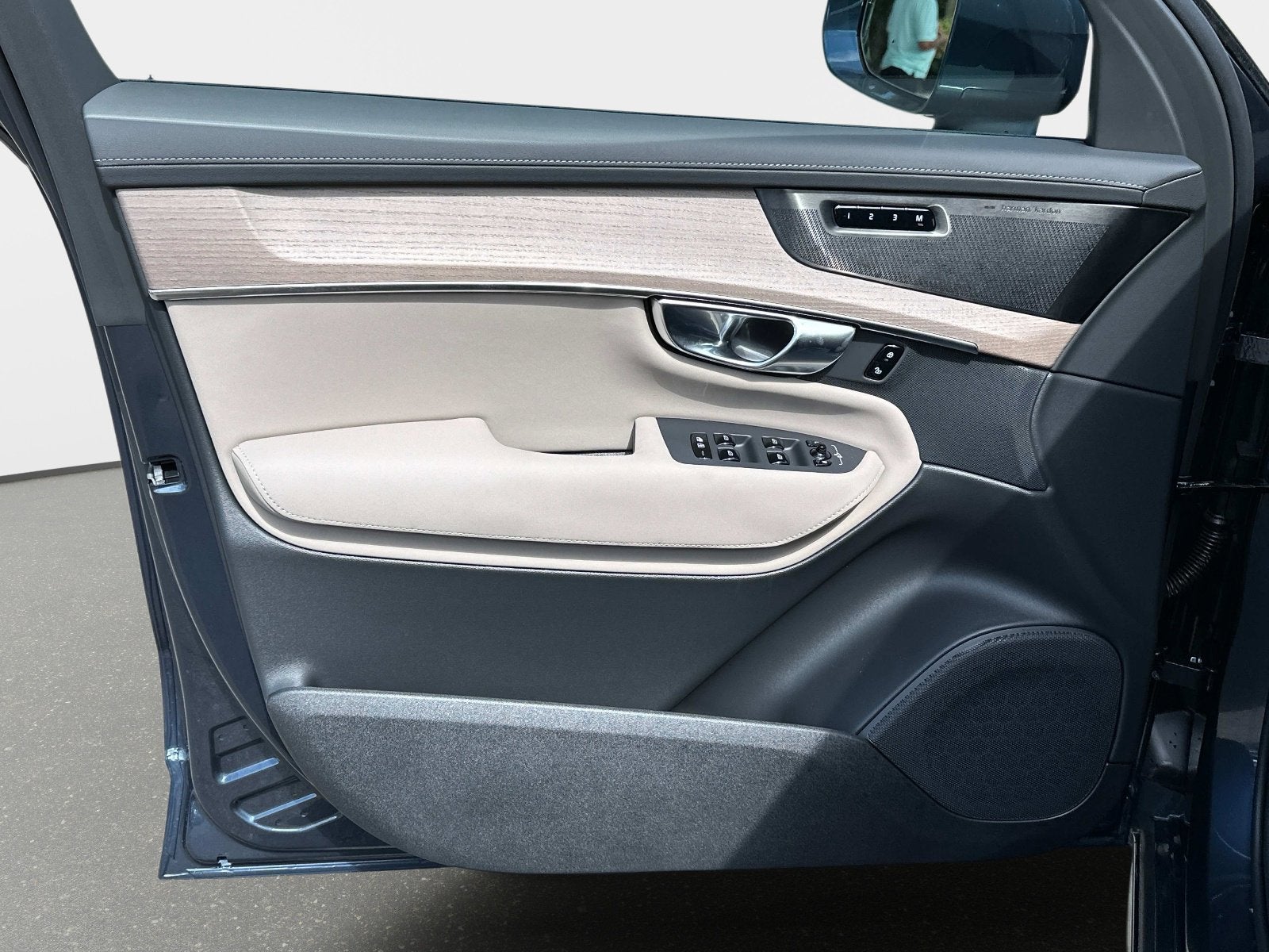 2026 Volvo XC90 Plus