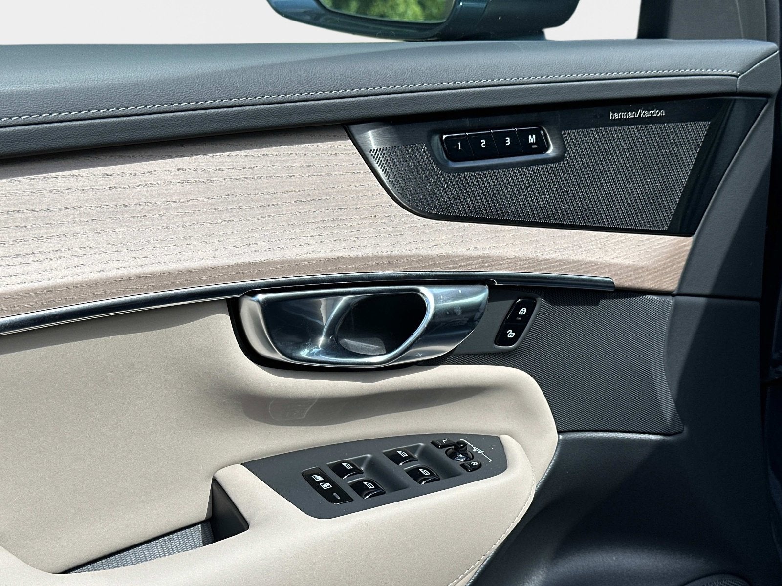 2026 Volvo XC90 Plus