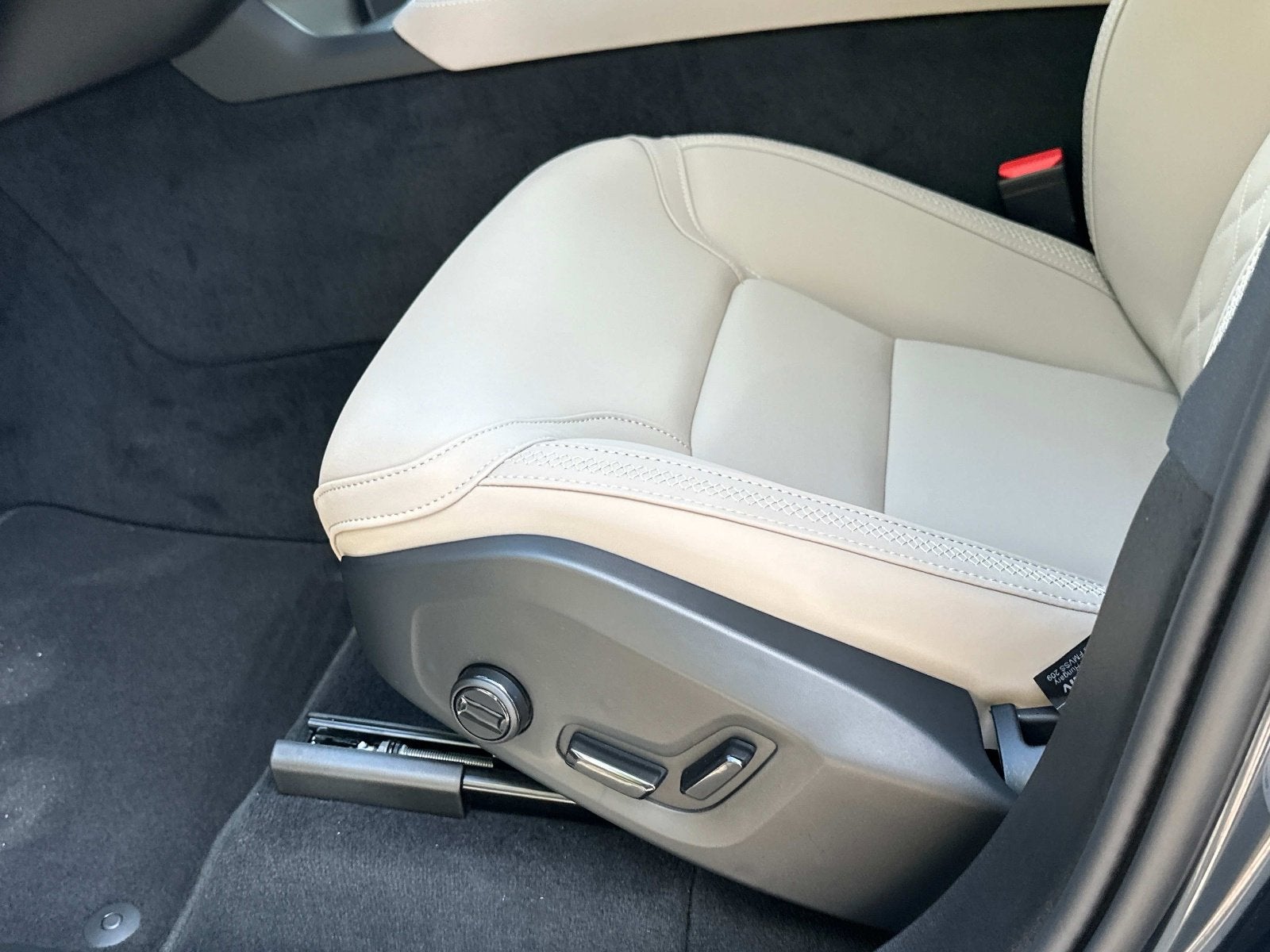 2026 Volvo XC90 Plus