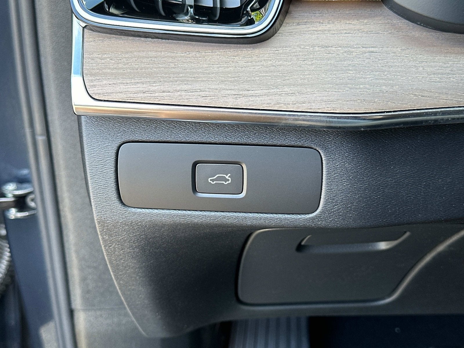 2026 Volvo XC90 Plus