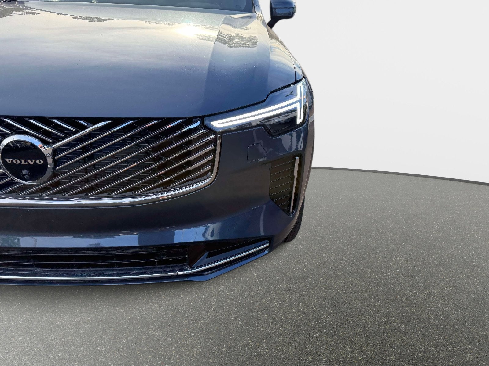 2026 Volvo XC90 Plus