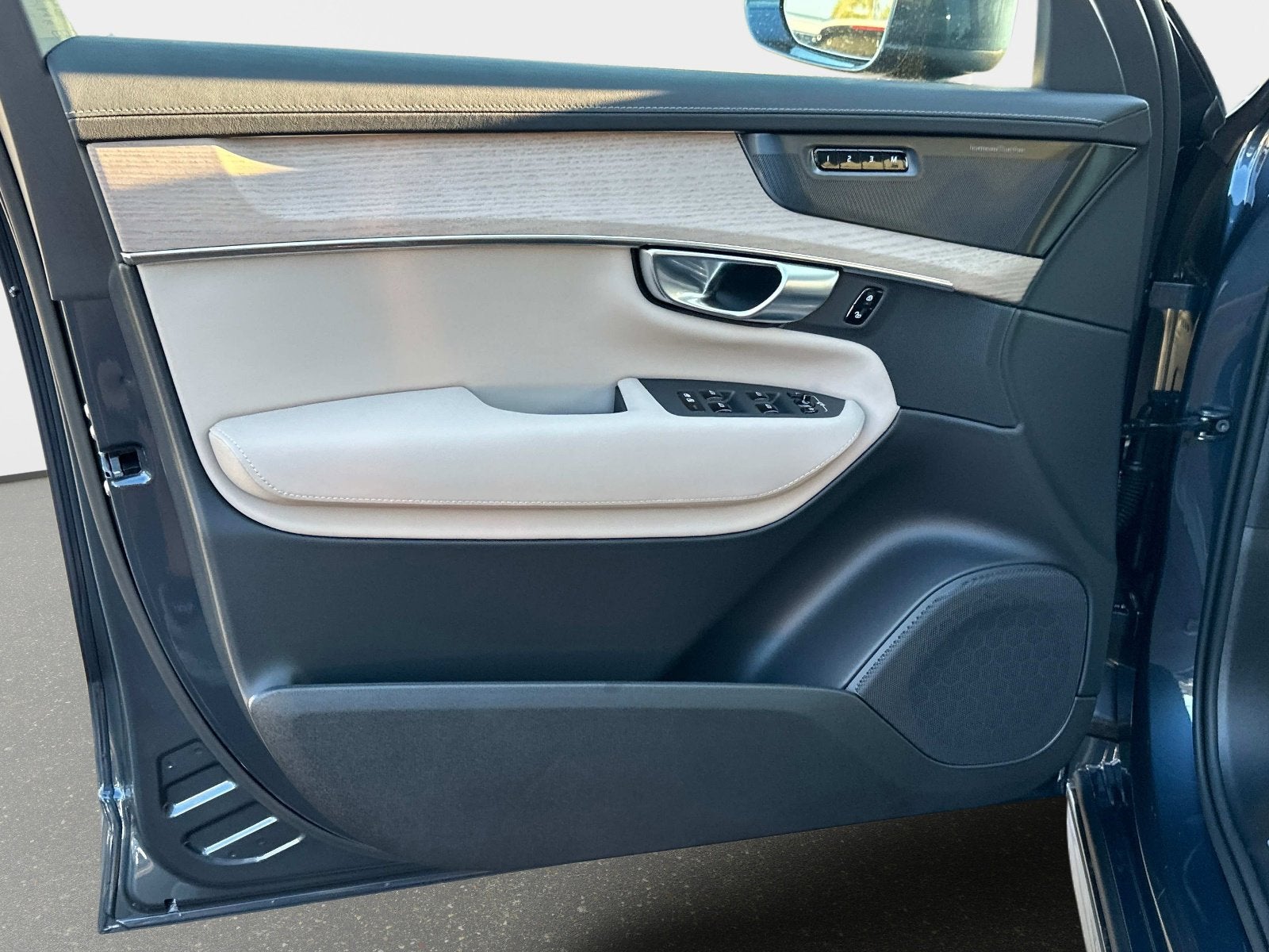 2026 Volvo XC90 Plus