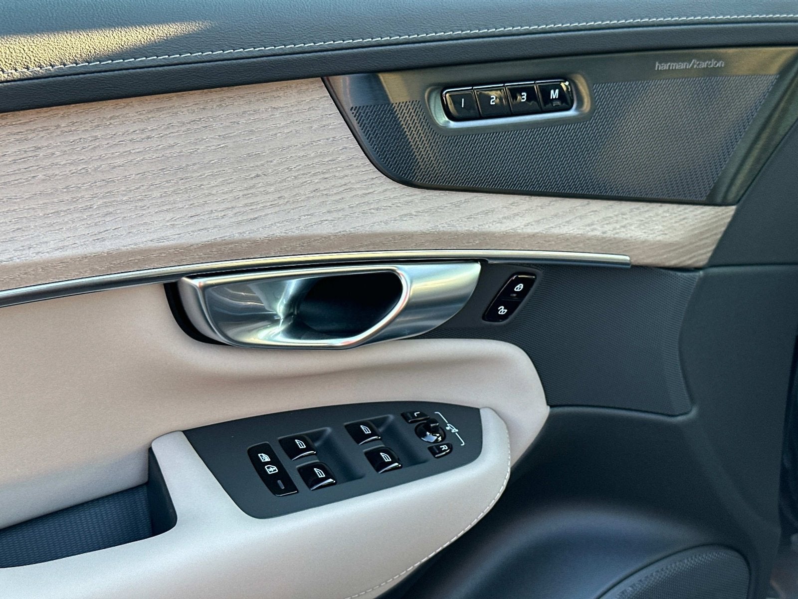 2026 Volvo XC90 Plus