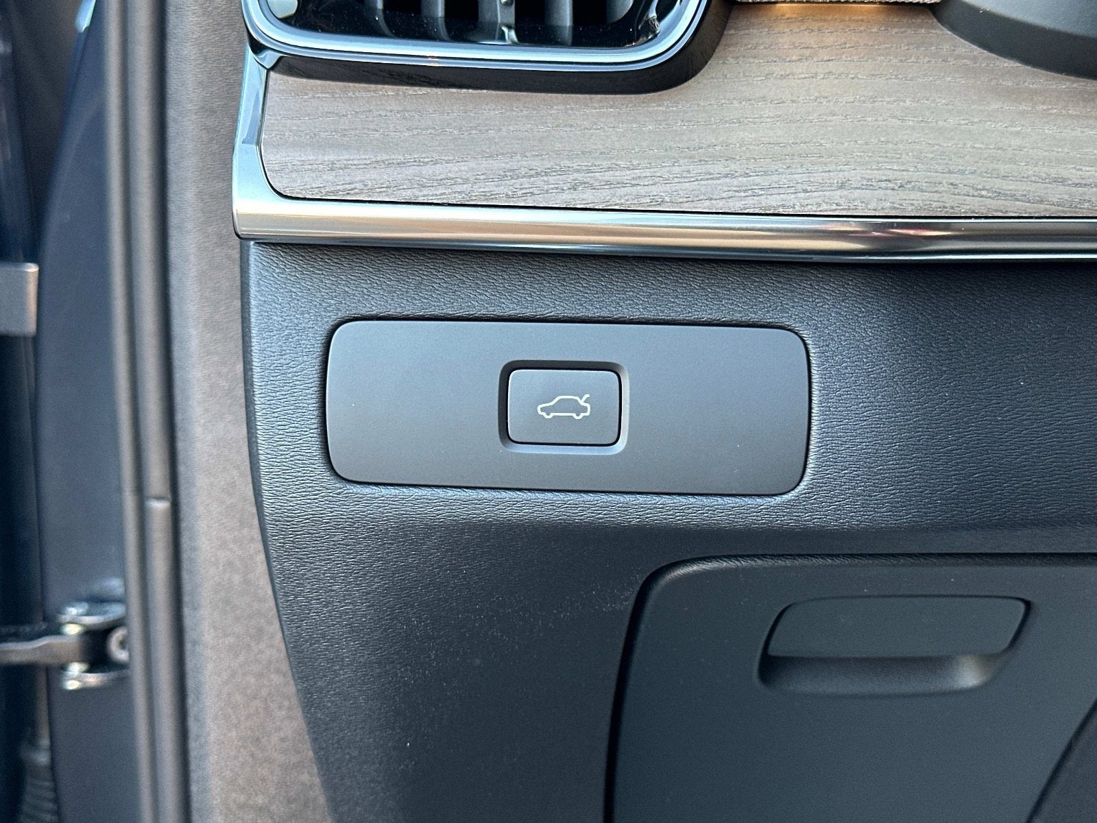 2026 Volvo XC90 Plus