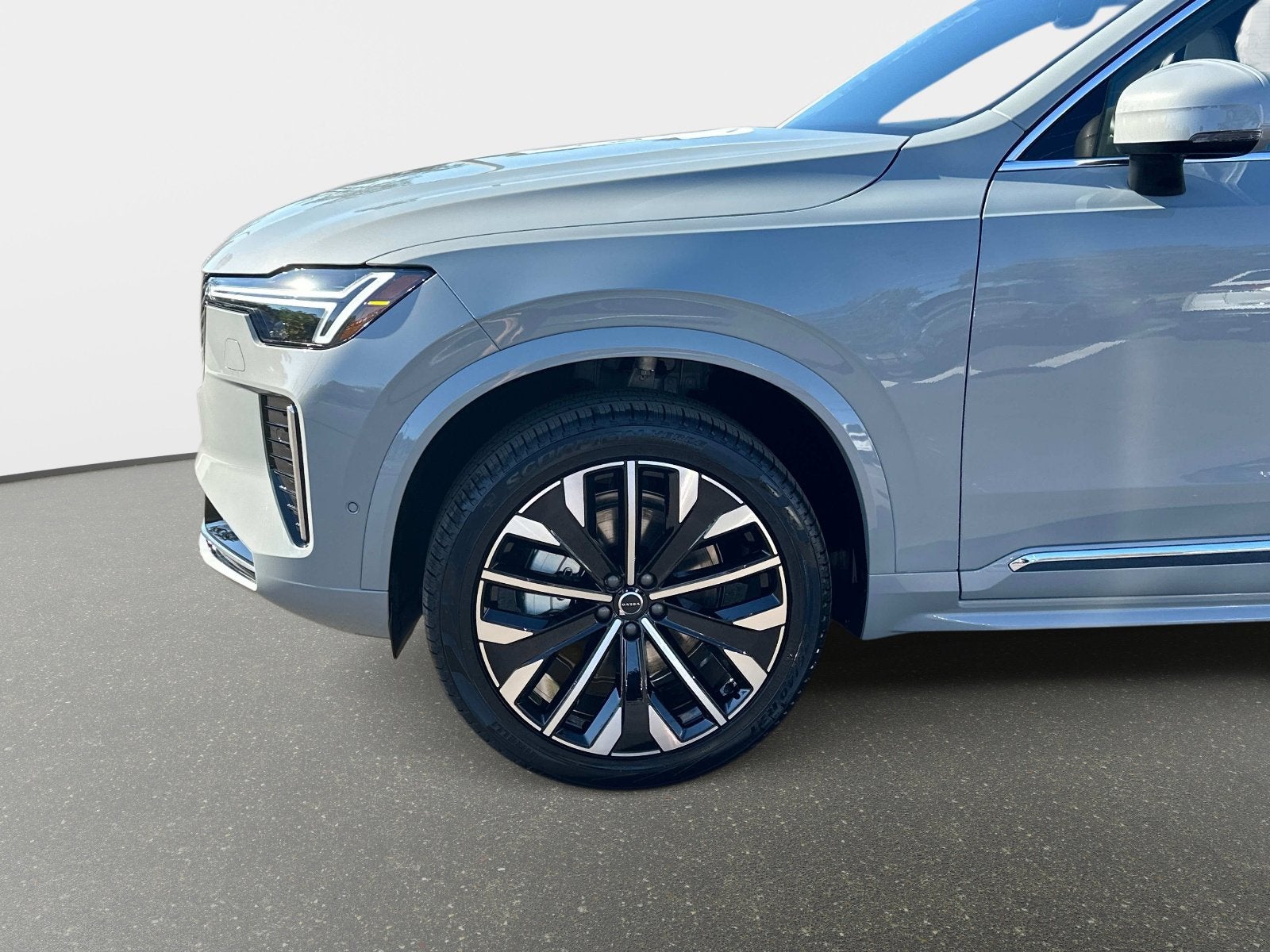 2026 Volvo XC90 Plus