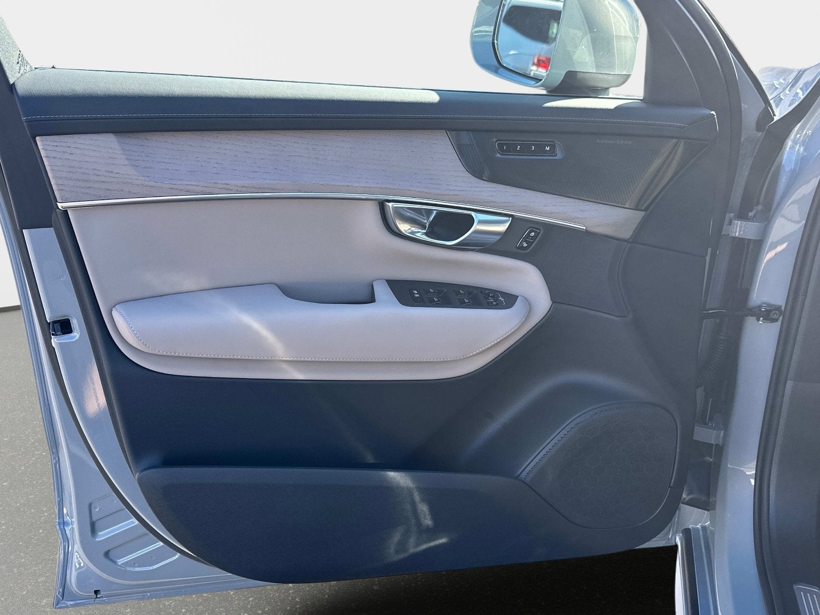 2026 Volvo XC90 Plus