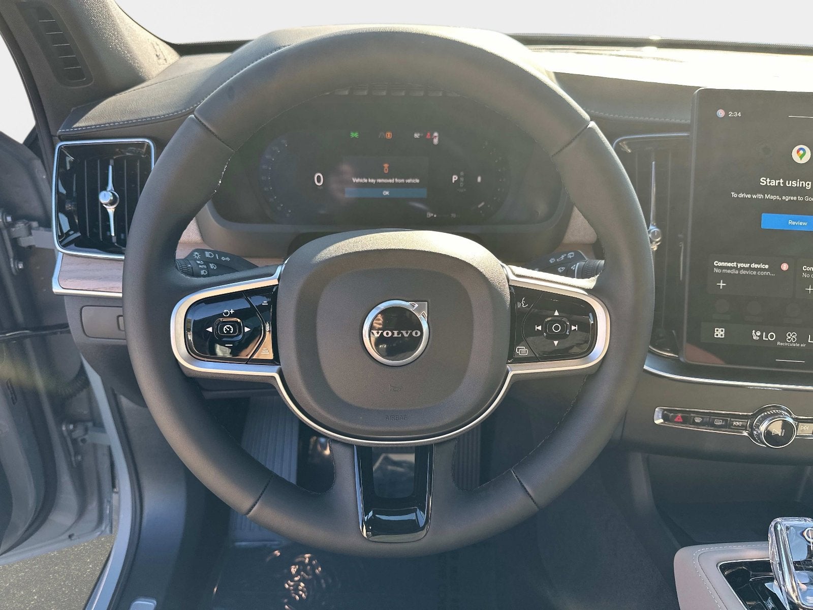 2026 Volvo XC90 Plus