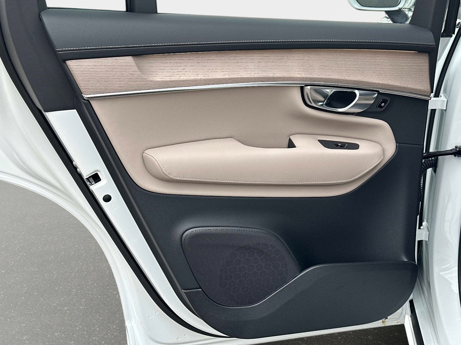 2026 Volvo XC90 Plus