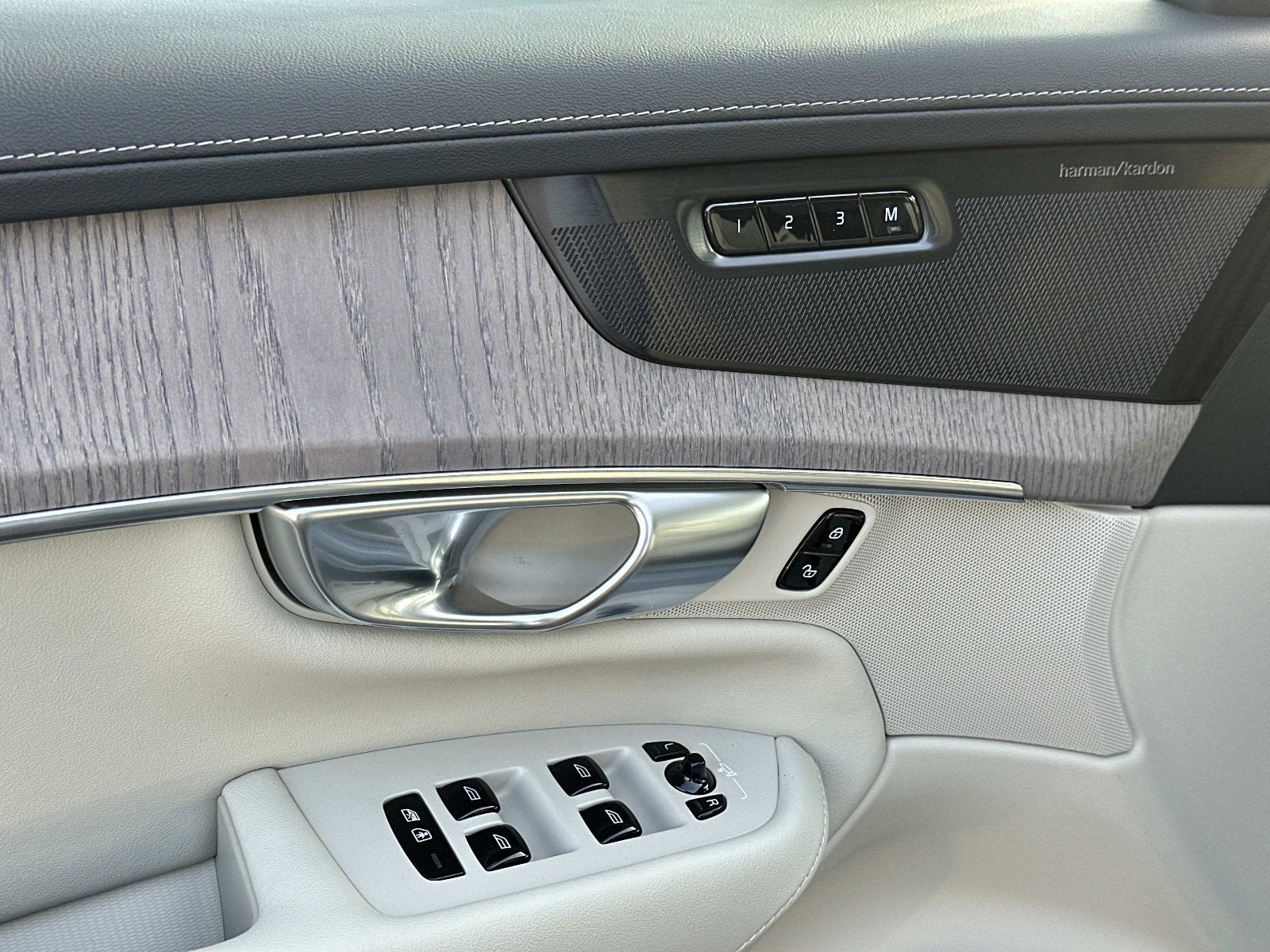 2026 Volvo XC90 Ultra Dark Theme