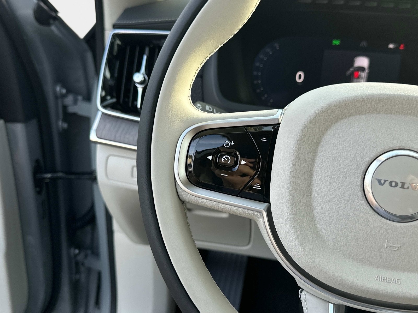 2026 Volvo XC90 Ultra Dark Theme