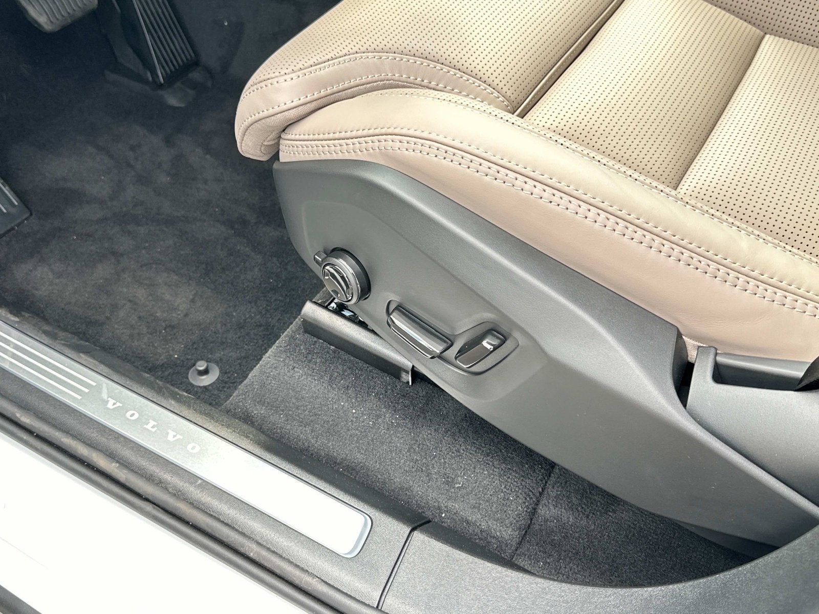 2026 Volvo XC90 Ultra Dark Theme