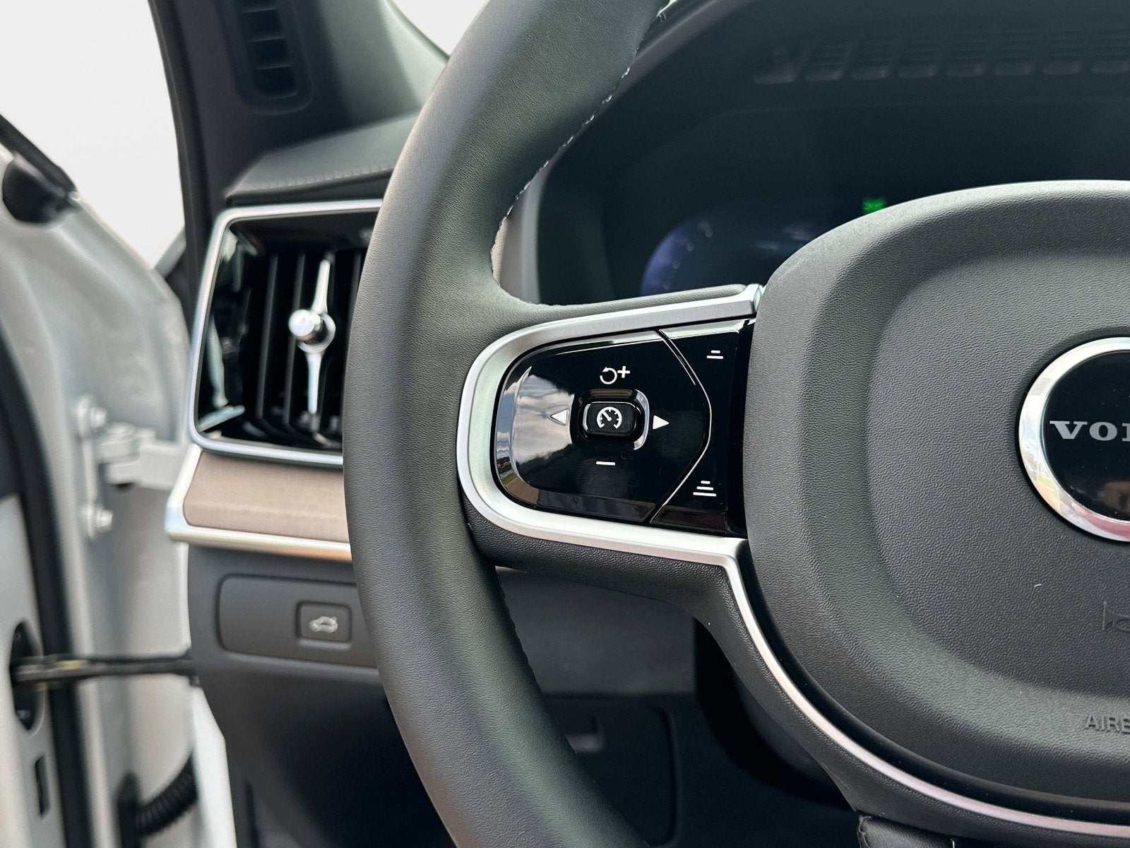 2026 Volvo XC90 Ultra Dark Theme