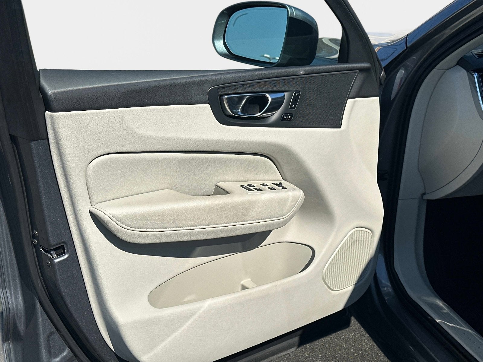 2021 Volvo XC60 Momentum