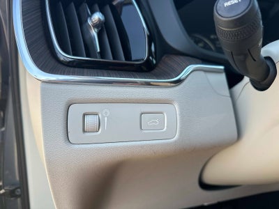 2021 Volvo XC60 Momentum