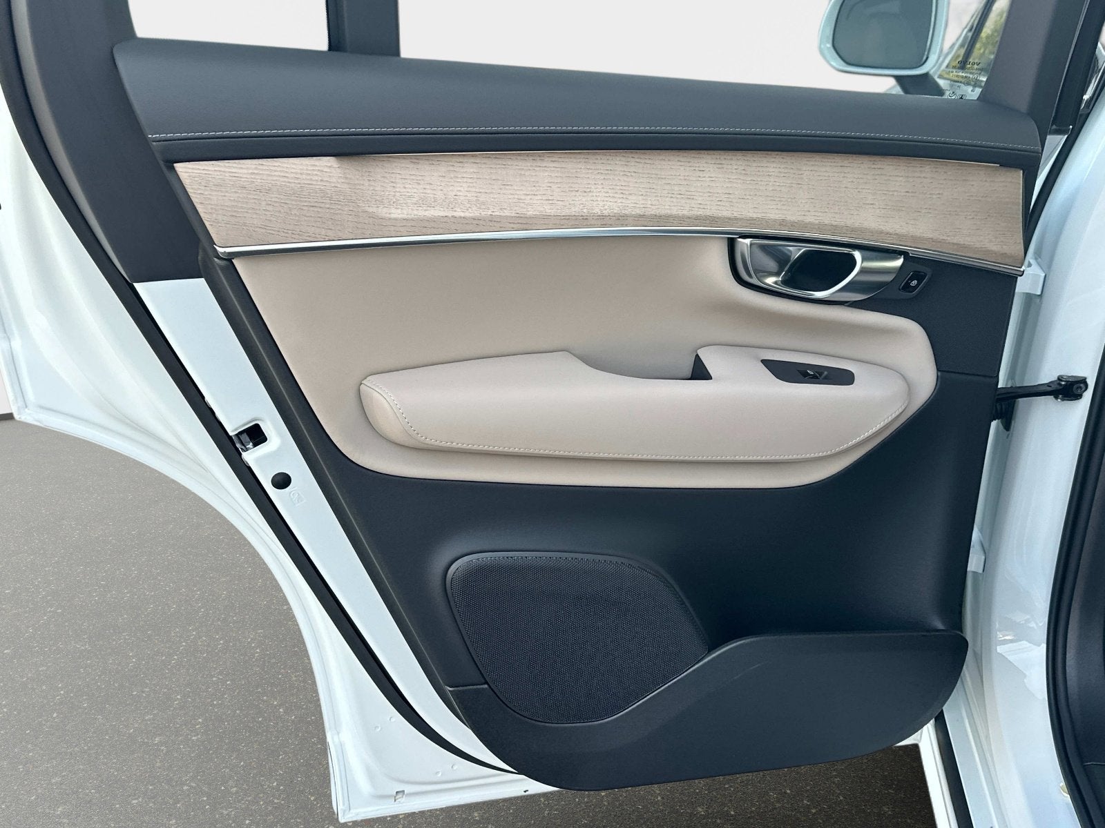 2026 Volvo XC90 Plug-In Hybrid Plus