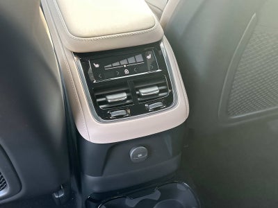 2026 Volvo XC90 Plug-In Hybrid Plus