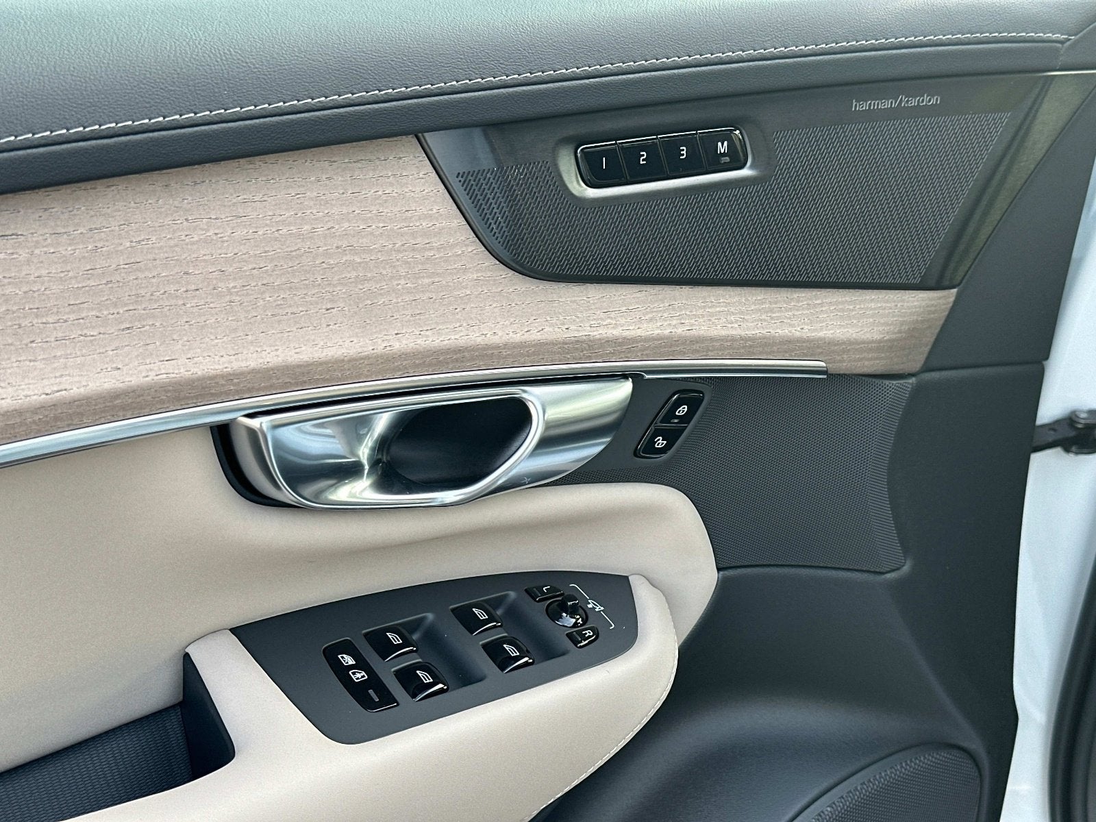 2026 Volvo XC90 Plug-In Hybrid Plus