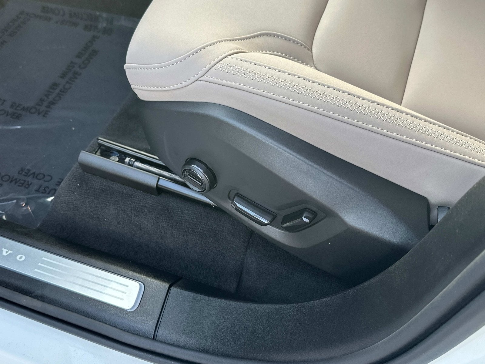 2026 Volvo XC90 Plug-In Hybrid Plus