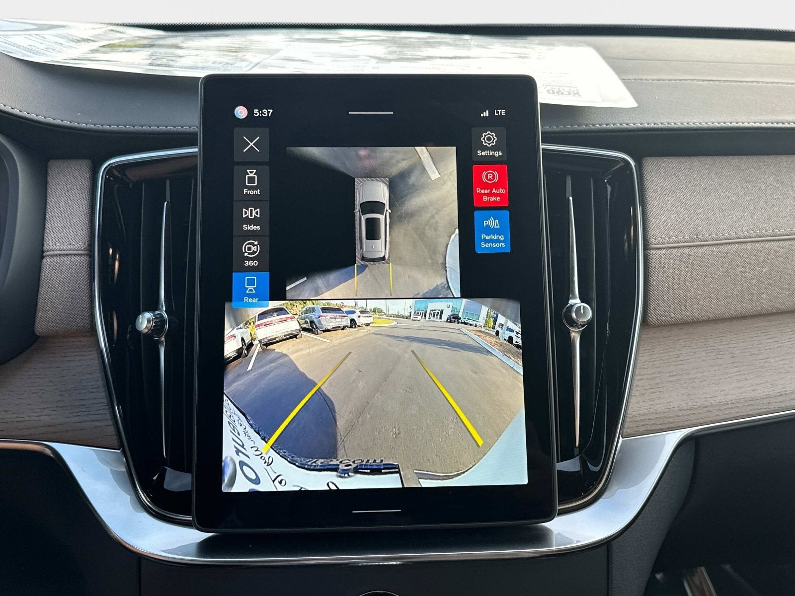 2026 Volvo XC90 Plug-In Hybrid Plus